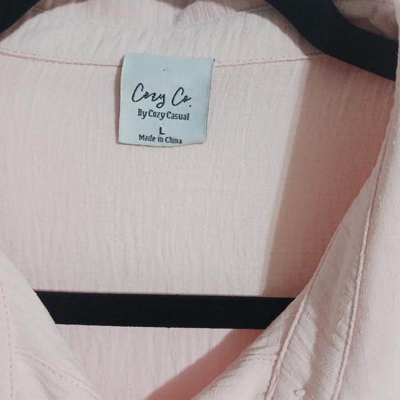 Light pink Cozy Co. by Cozy Casual button front blouse with rolled sleeves size - Picture 7 of 11